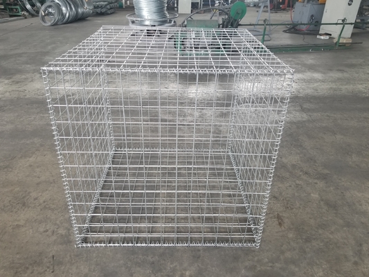 100*100mm ukuran lubang iter  penghalang galvanis setelah pengelasan untuk penahanan yang efektif