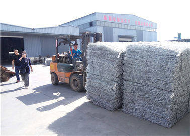 Sistem Pagar Gabion Batu Mesh Dinding Penahan Ukuran Lubang 80 * 100 Mm