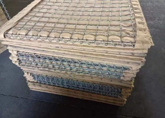 100*100mm ukuran lubang iter  penghalang galvanis setelah pengelasan untuk penahanan yang efektif