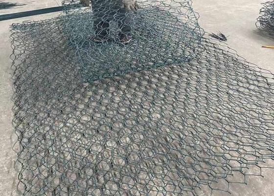 Galfan Tegangan Tinggi 60x80mm 2.4mm Gabion Wire Mesh Untuk Perlindungan Aliran Sungai