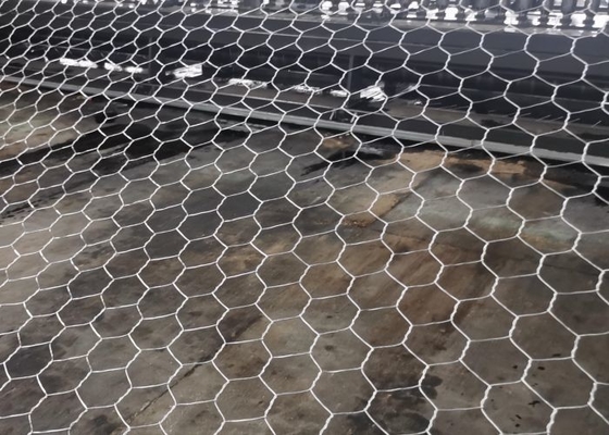 Pengendalian banjir 3.2mm Gabion Mesh Cage Untuk Stone Sack kotak gabion Sungai mengisi kantong gabion