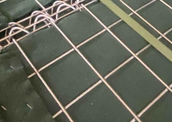 Hot Dip Galvanized itary Sand Barriers Spiral Wire Mesh System Dengan Kain Geotekstil