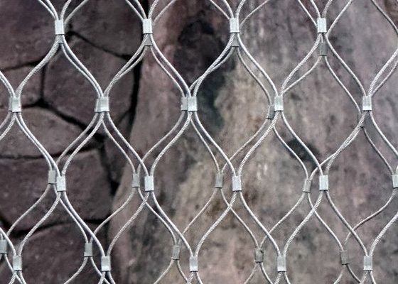 Romboid Hole Rockfall Prevention Netting dengan koneksi ferruled untuk kebun binatang