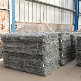 Kawat Gabion Hexagonal Lapis PVC untuk Pengendalian Erosi 10x12cm