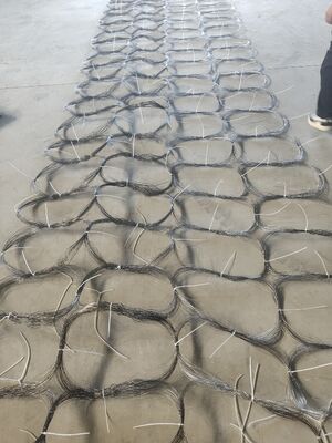 Jaringan penghalang kendaraan lapis baja fleksibel 4mm yang mencegah akses yang tidak sah dan melindungi tank dapat dibentuk di sekitar rintangan dengan aman
