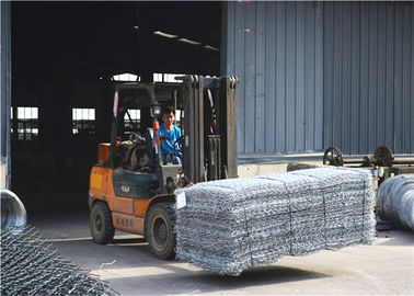 Sistem Pagar Gabion Batu Mesh Dinding Penahan Ukuran Lubang 80 * 100 Mm